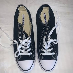 Brand new men’s 10 black converse